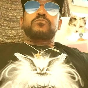 Meet your Posher, Larry